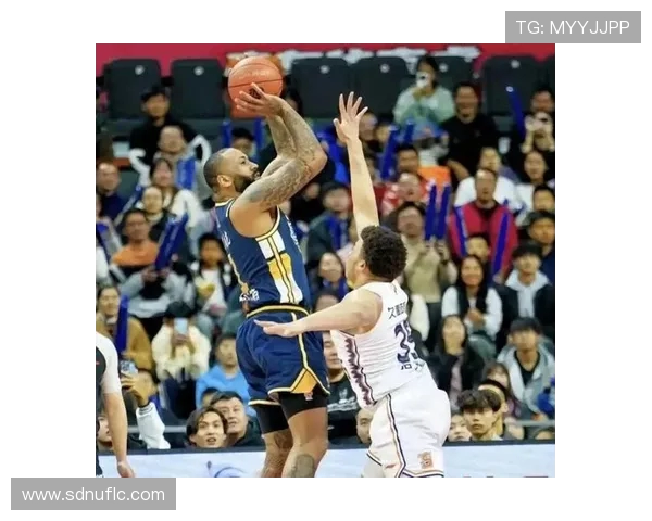 广东宏远力克劲敌再创辉煌 全面分析比赛关键时刻与战术布局